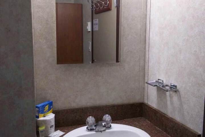Room 15 of 33