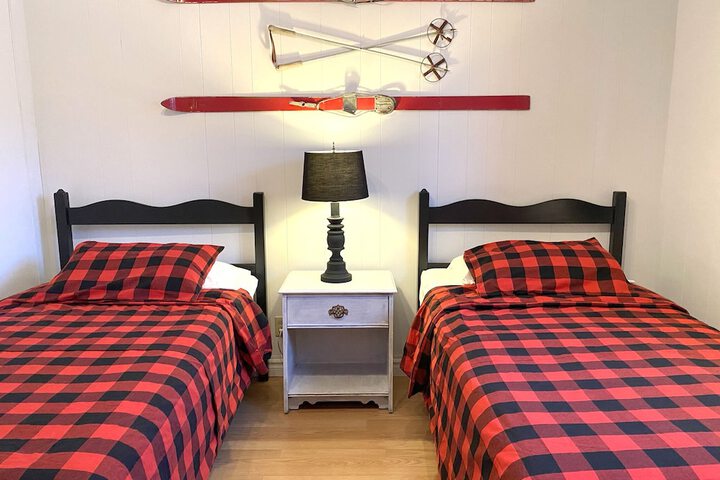 Room 52 of 211