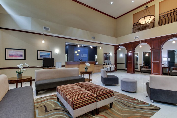 Holiday Inn Express & Suites Allentown West by IHG
