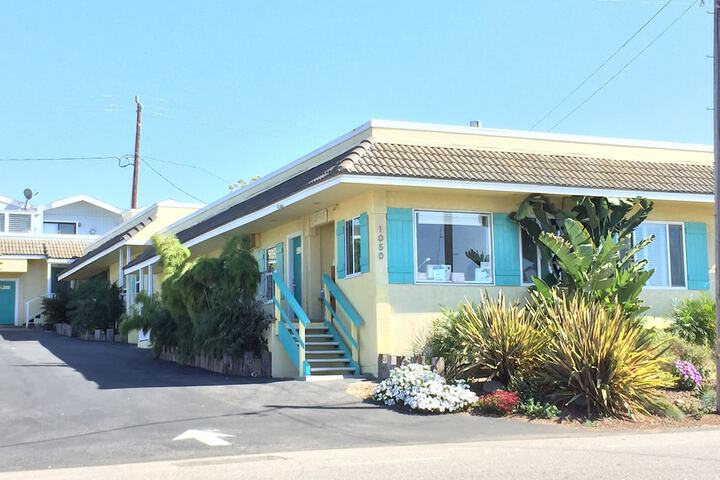 Beach Bungalow Inn and Suites