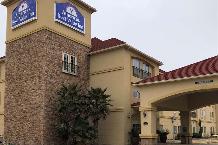 Hotel 6 of 65
