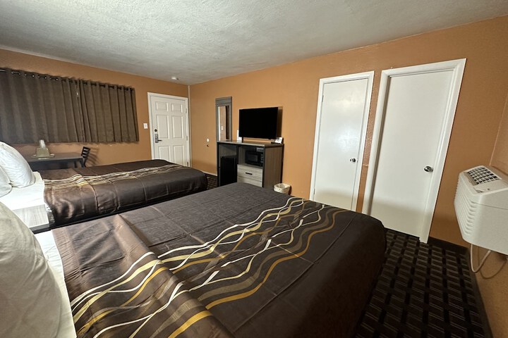 New Corral Motel