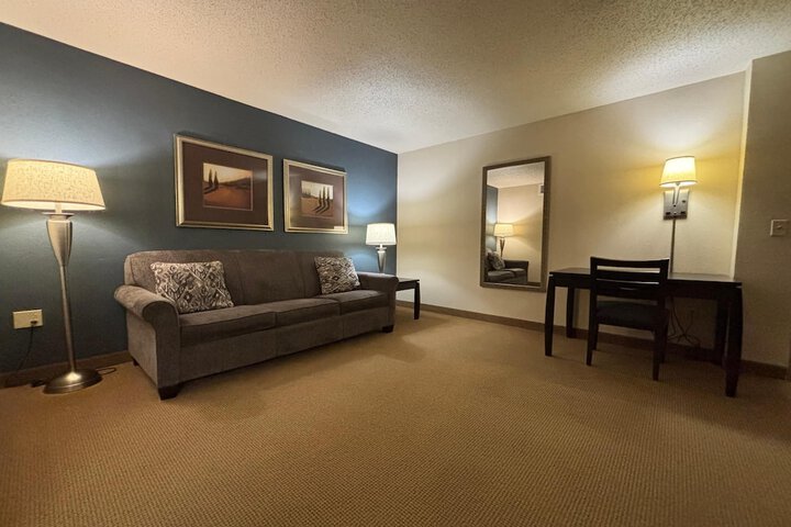 AmericInn by Wyndham Monmouth