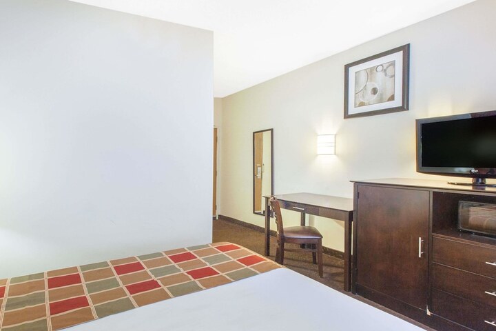 Room 15 of 18