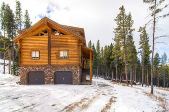 Snowshoe Retreat Boreas Pass by Pinnacle Lodging