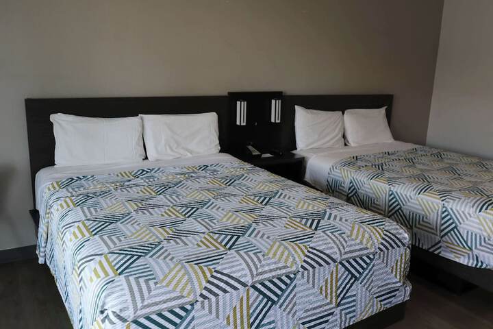 Room 32 of 34