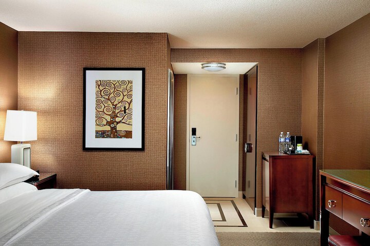 Room 37 of 61