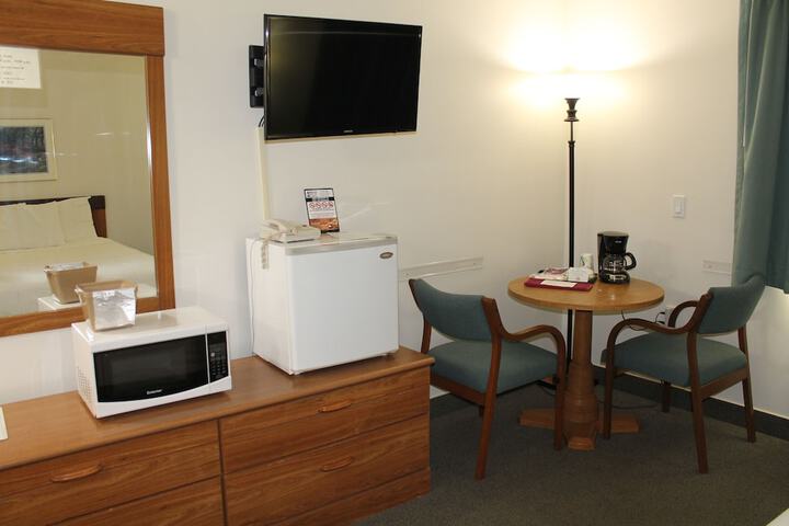 Room 32 of 43