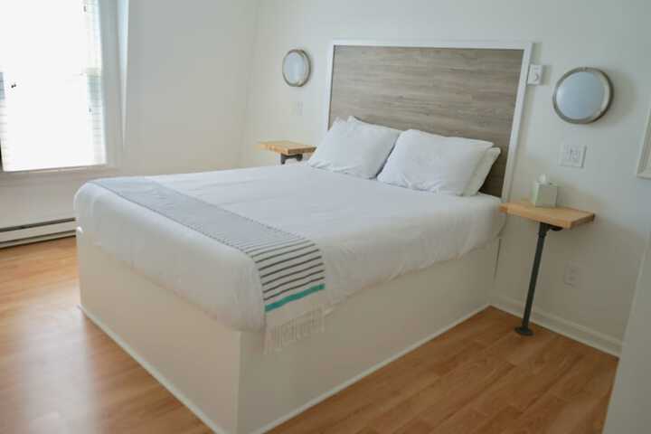 Room 5 of 43