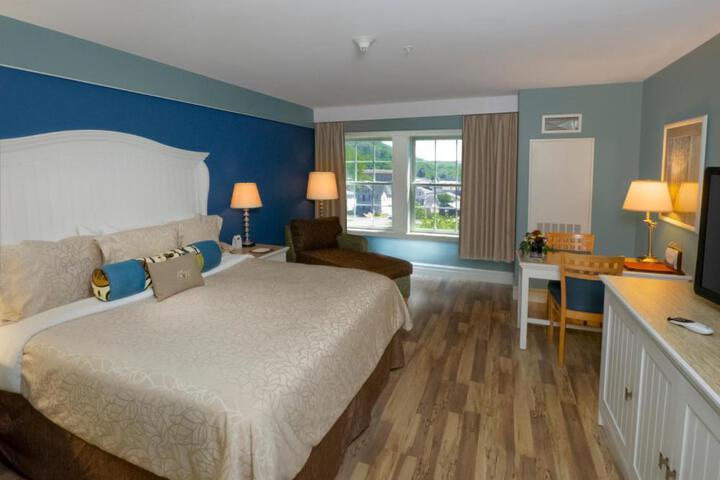 Watkins Glen Harbor Hotel