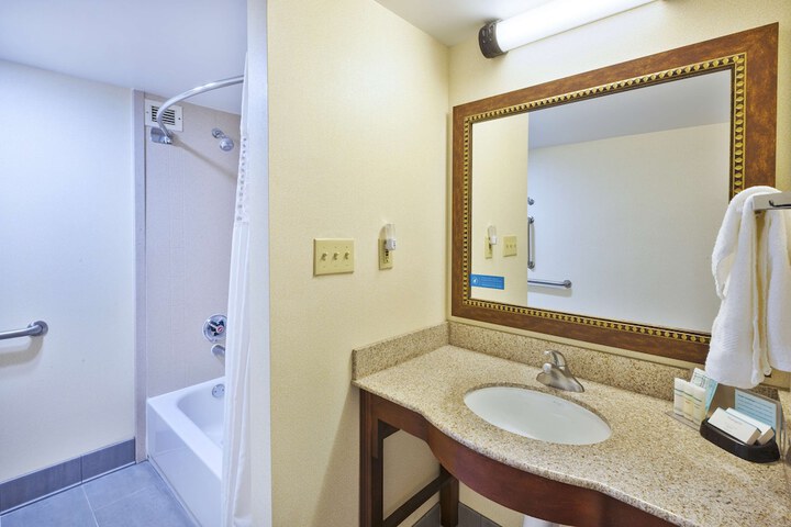 Room 11 of 29