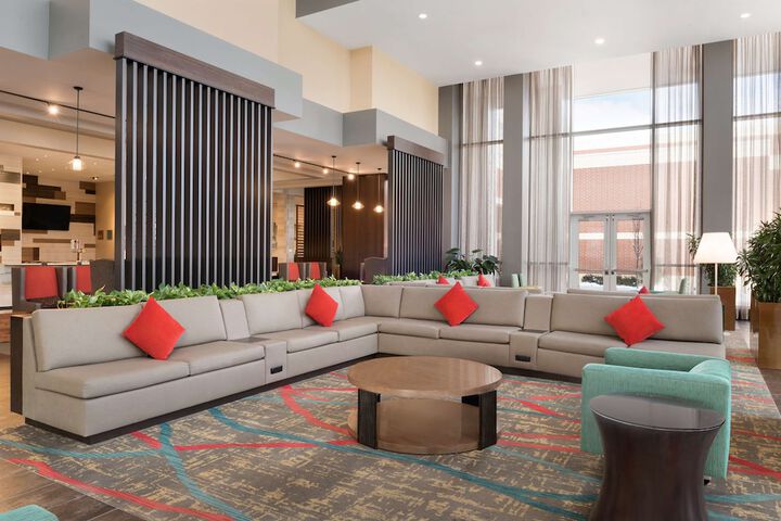 Embassy Suites by Hilton Chicago Naperville