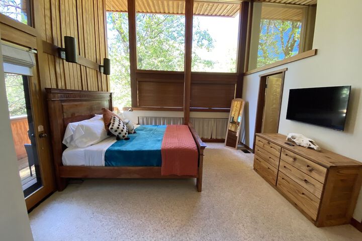 Room 98 of 256