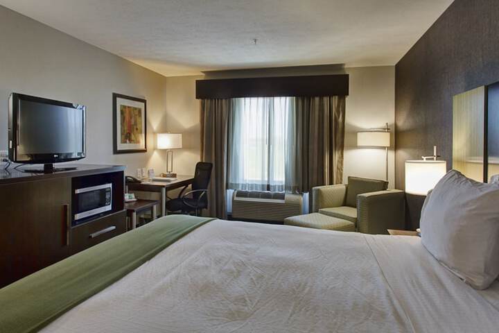 Room 8 of 24