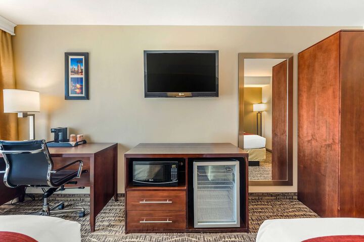 Room 17 of 34