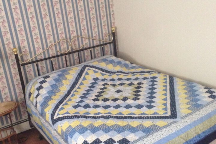 Room 7 of 12