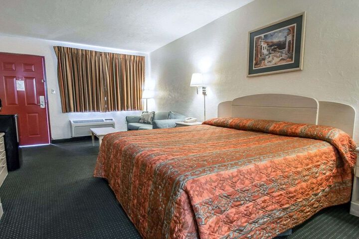Room 27 of 31