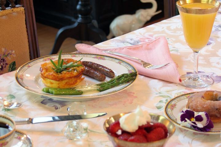 B. F. Hiestand House Bed & Breakfast