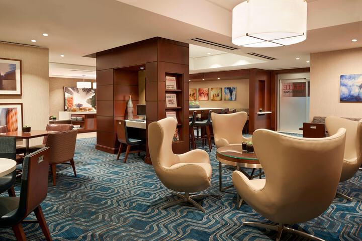 Lounge 60 of 66