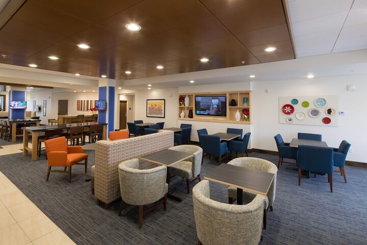 Holiday Inn Express & Suites Rochester Hill - Detroit Area by IHG