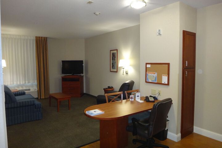 Room 17 of 34