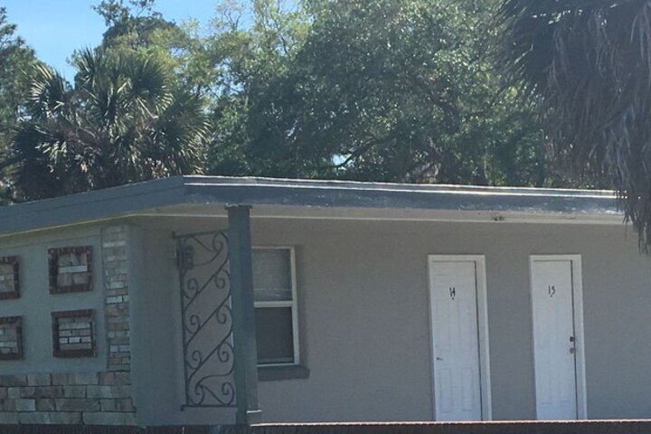 Skylark Motel