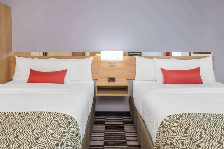 Room 8 of 25