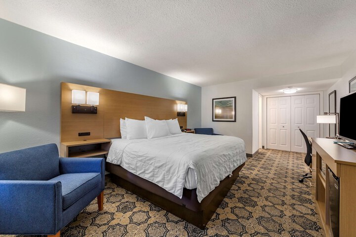 Room 15 of 37