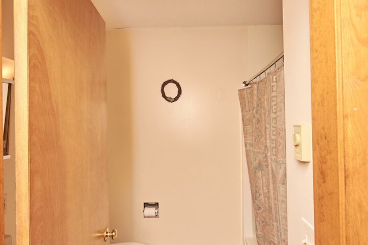 Room 16 of 28