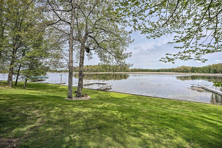 Pet-friendly Grass Lake Retreat w / Game Room!