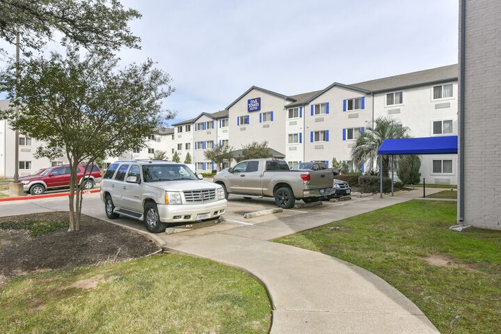 Property Grounds 18 of 18