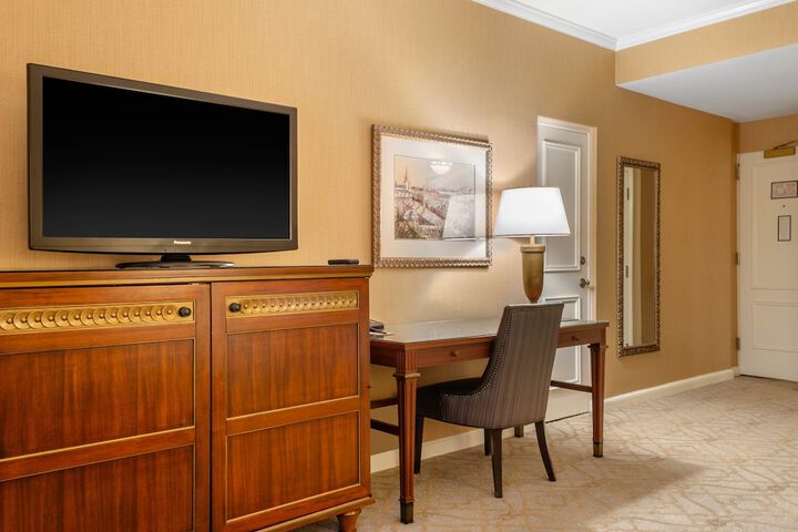 Room 95 of 200