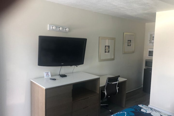 Room 32 of 51