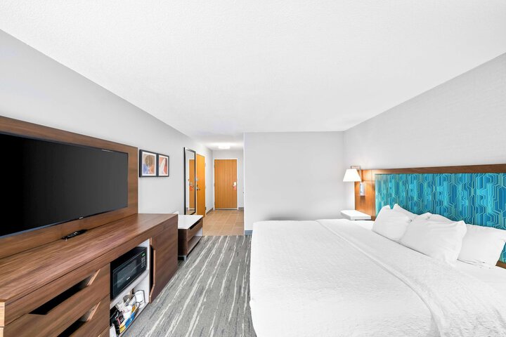 Room 34 of 48