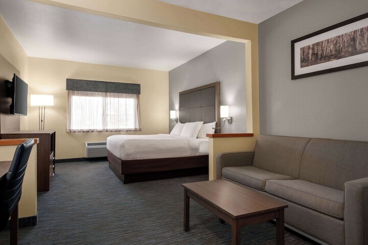 Room 4 of 23