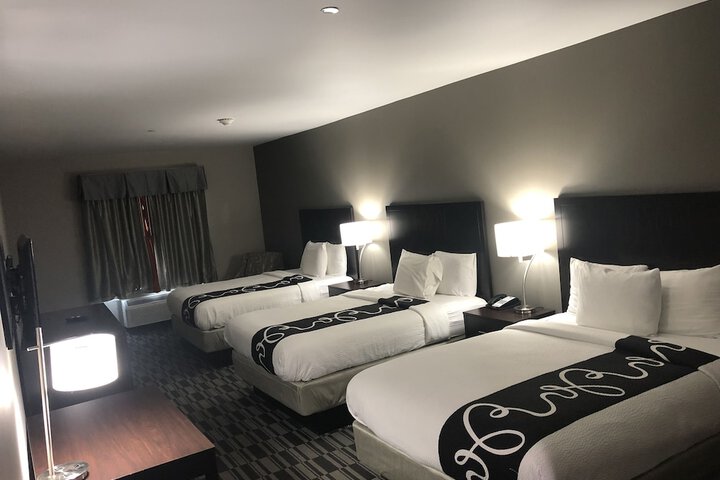 Room 27 of 34