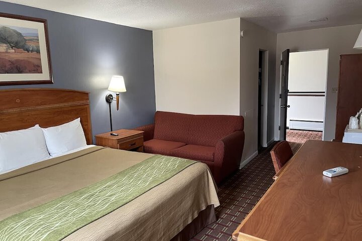 Room 8 of 20