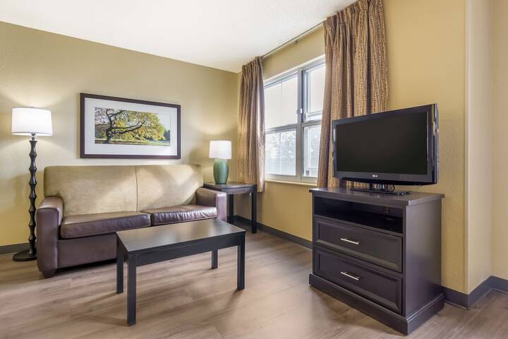 Room 17 of 27