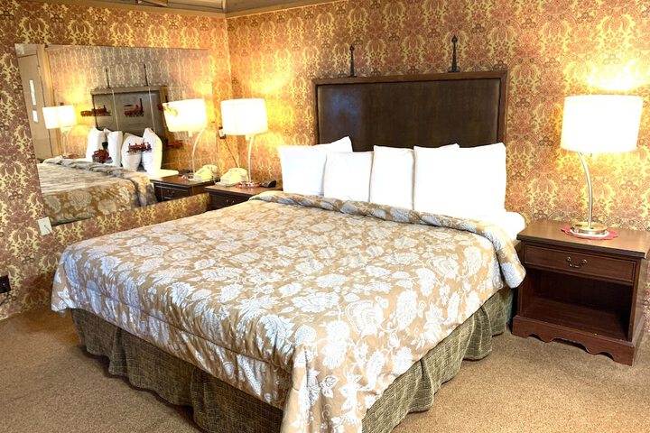 Room 73 of 334