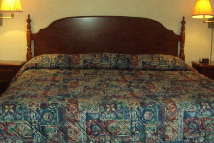 Room 13 of 32