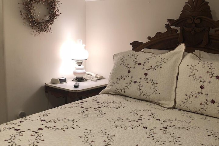 Room 33 of 62