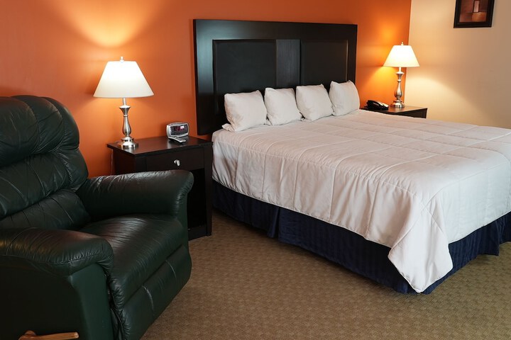 Room 6 of 17