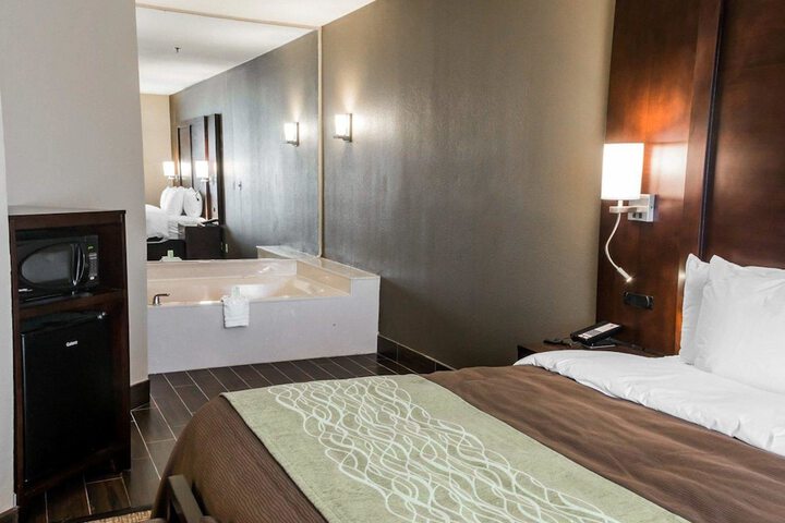Room 18 of 32