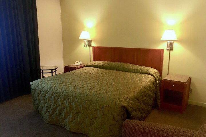 Room 18 of 32