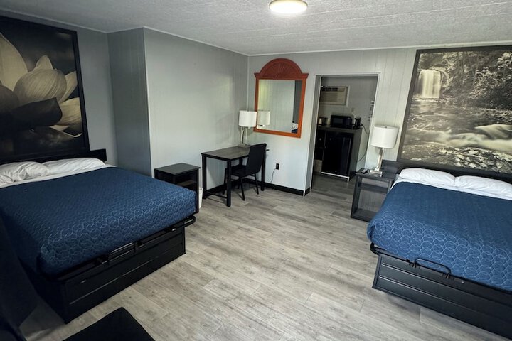 Acorn Motel