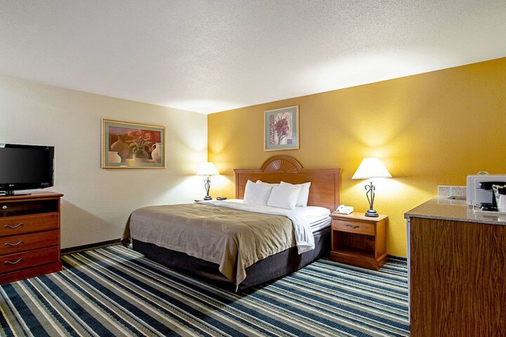 Room 12 of 30
