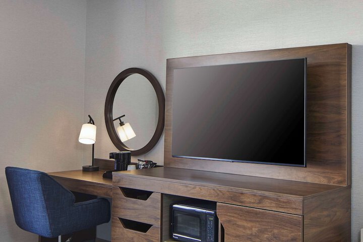 Hampton Inn & Suites Saratoga Springs Downtown