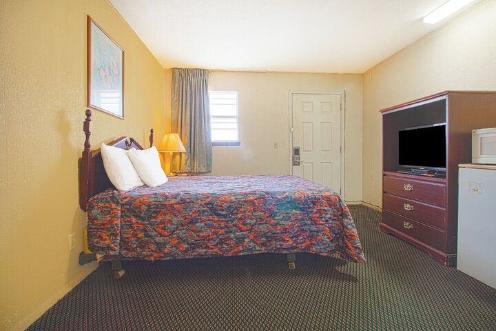 Room 52 of 92