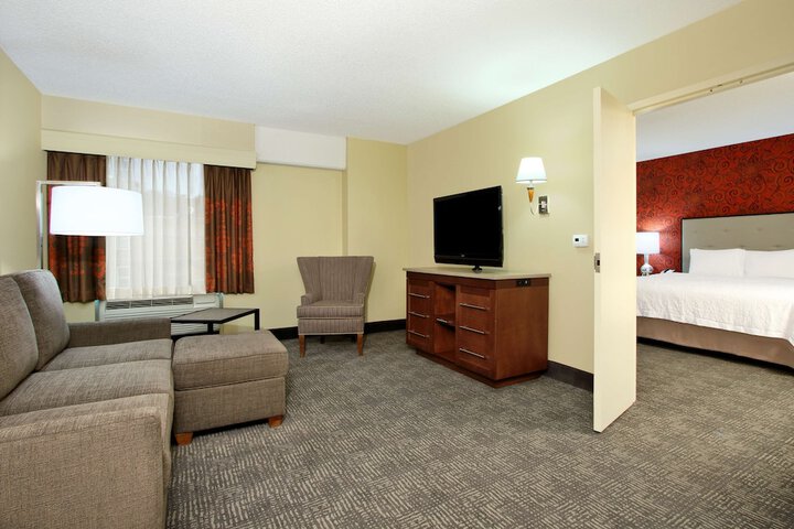 Hampton Inn & Suites Columbus-Downtown