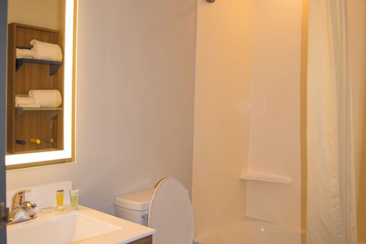 Room 13 of 30